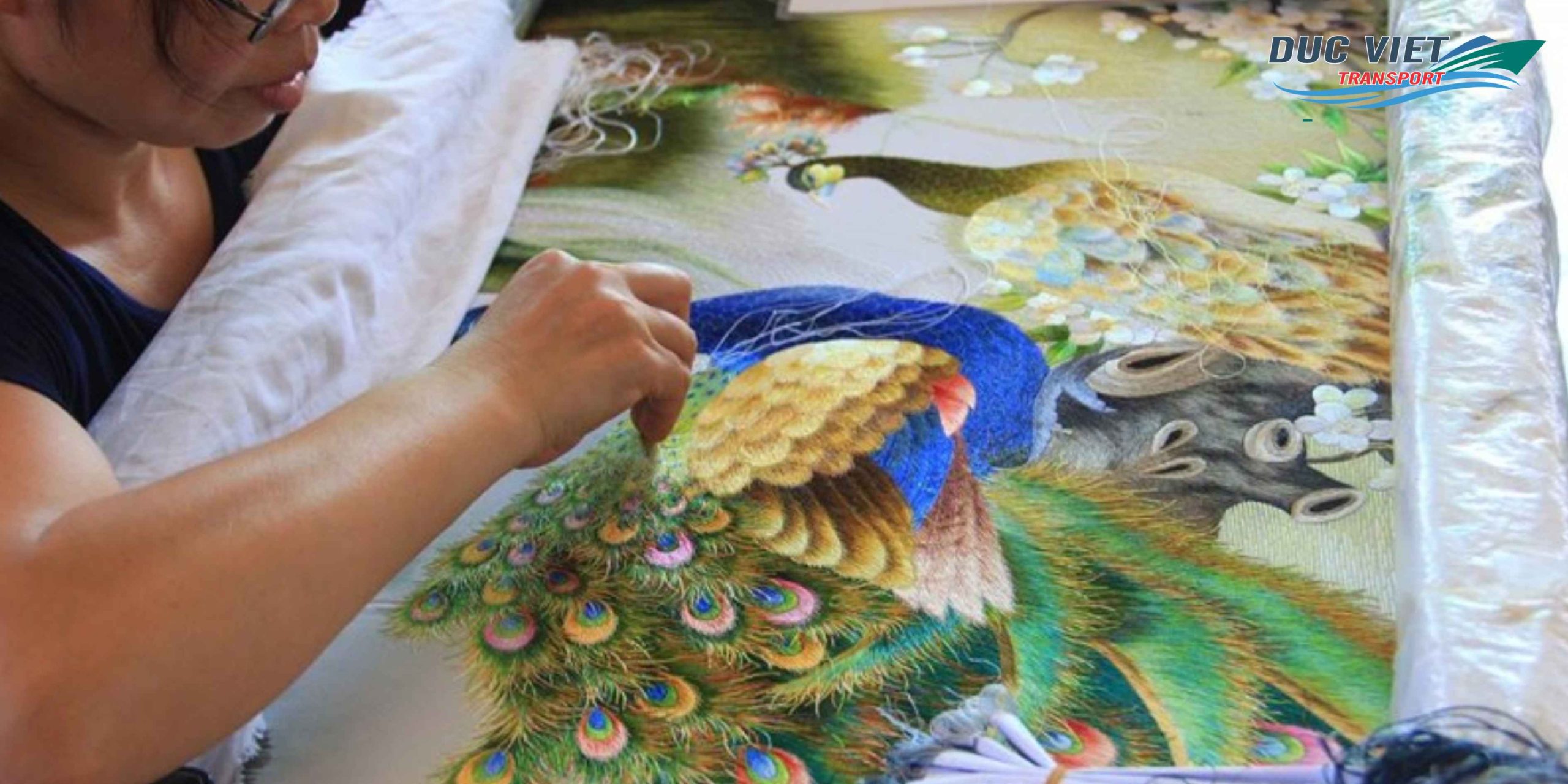 Gửi Tranh Thêu Tay Truyền Thống Việt Nam Sang Đức – Tinh Xảo Từng Đường Kim Mũi Chỉ