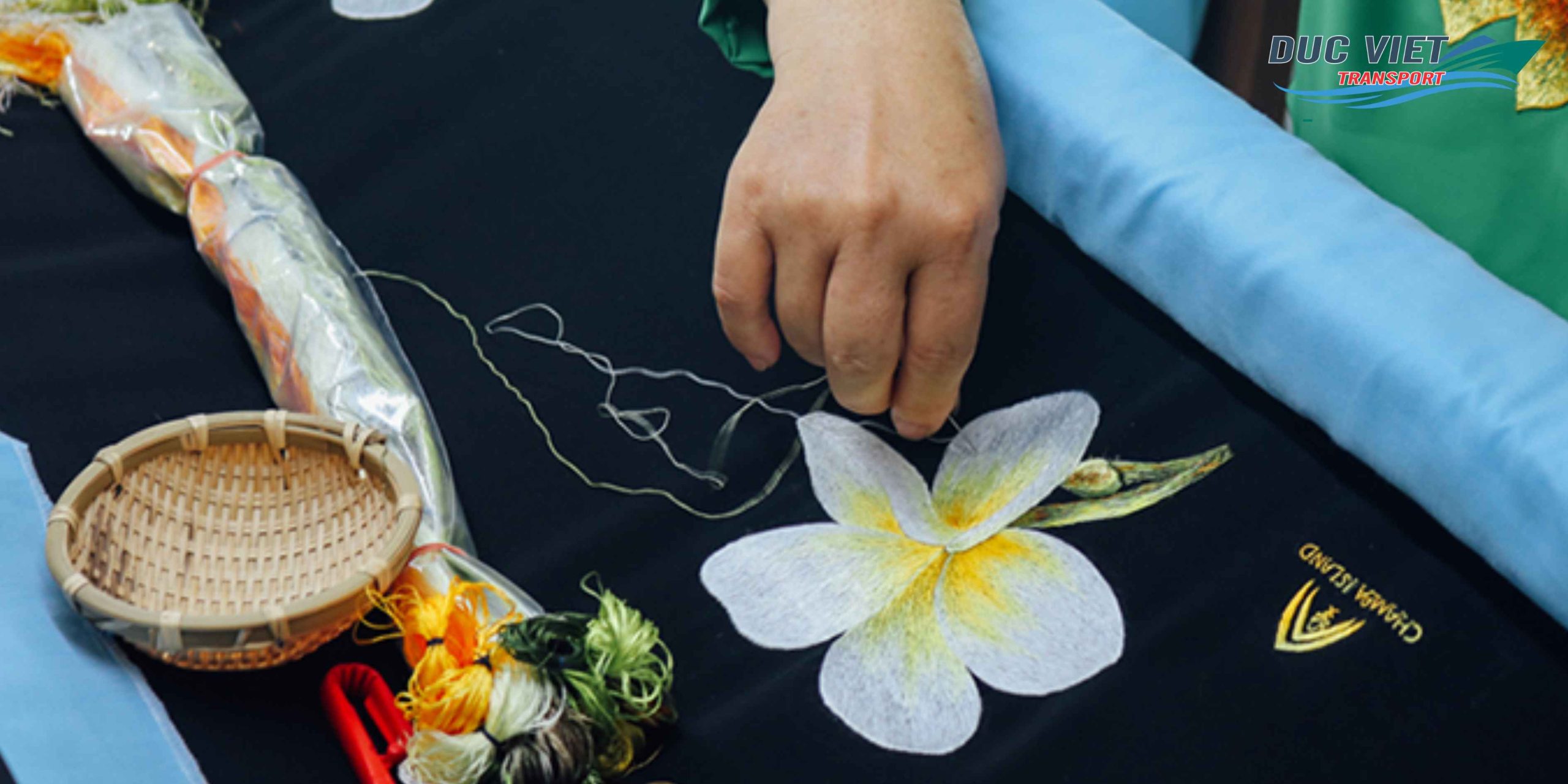 Gửi Tranh Thêu Tay Truyền Thống Việt Nam Sang Đức – Tinh Xảo Từng Đường Kim Mũi Chỉ